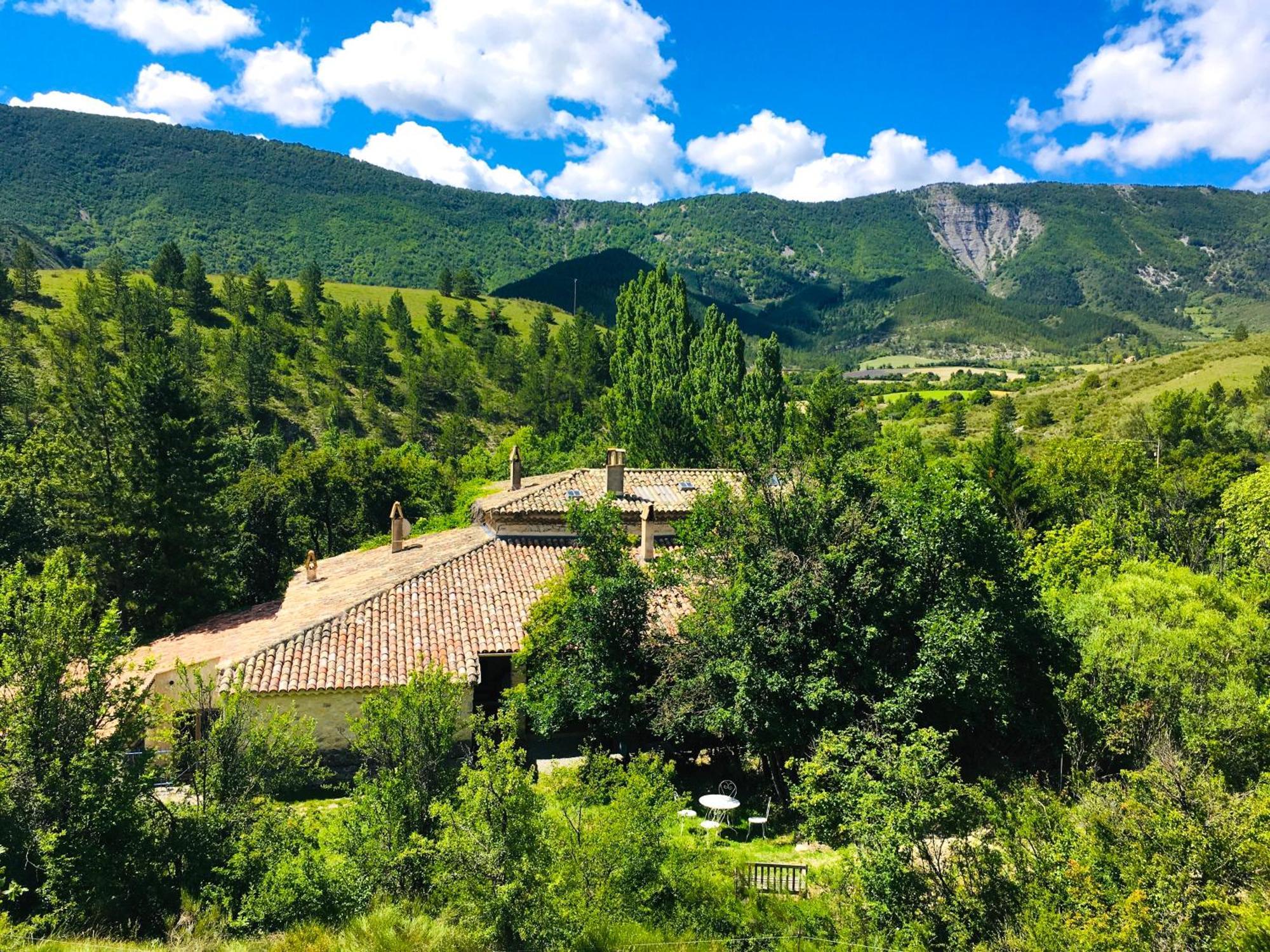 Les Omergues Le Moulin De La Viorne, Gite Avec Piscine Au Coeur De La Nature En Haute-Provence מראה חיצוני תמונה